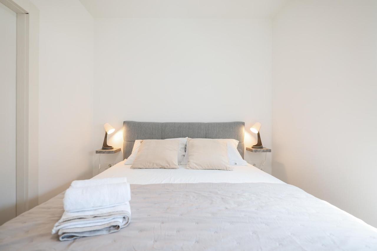 Beachfront Apartments Tic With Seaview Miletici Exterior foto